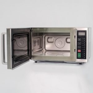 A glance of interior space and design of this Magic Chef microwave oven