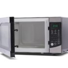 Westinghouse WM009 900W Counter Top Microwave Oven with Stainless Steel Front, 0.9 Cubic Feet, Black