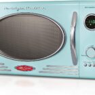 Nostalgia RMO4AQ Retro Large 0.9 Cu Ft, 800-Watt Countertop Microwave Oven